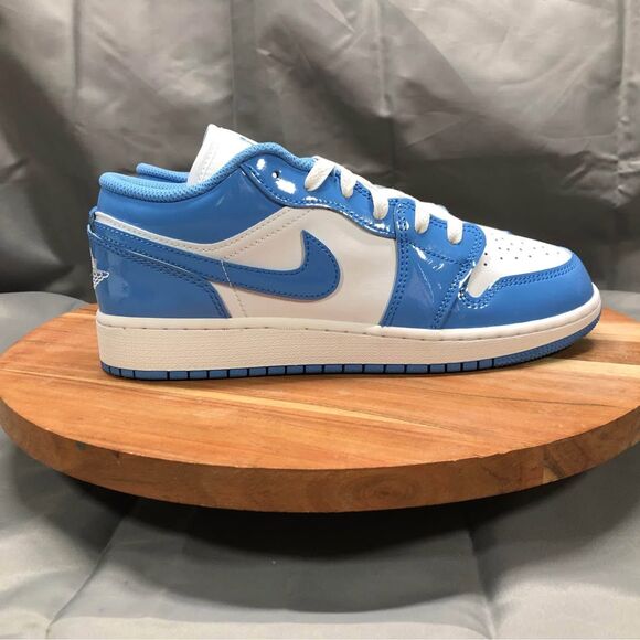 Jordan Kids' Grade School Air Jordan 1 Low SE Basketball Shoes